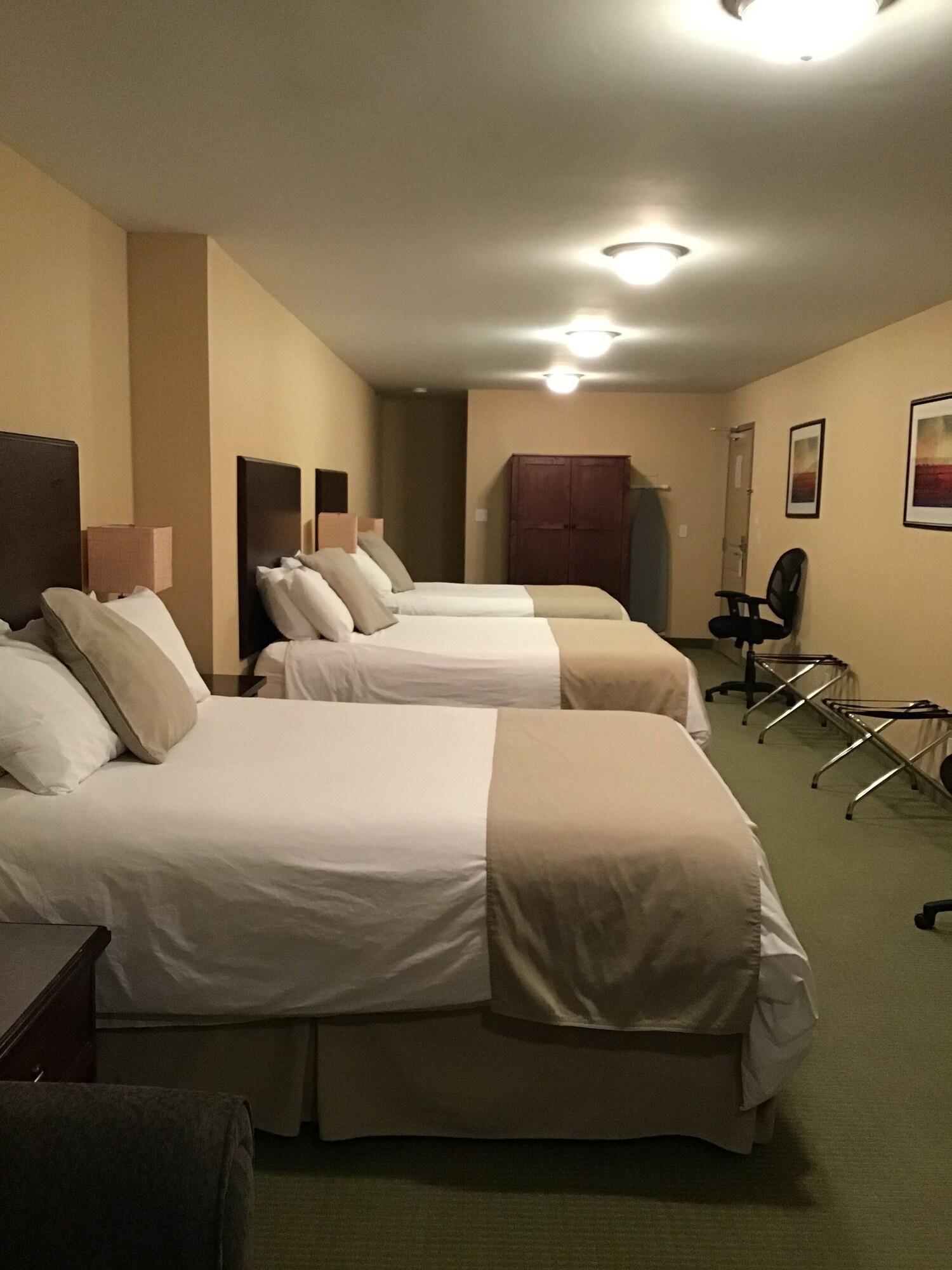 Ramada by Wyndham Williams Lake Bagian luar foto